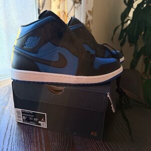 Nike Air Jordan 1 High - Black and Blue